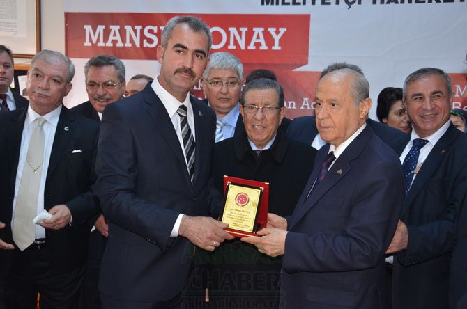 MHP LİDERi DEVLET BAHÇELİ AKHİSARLILAR İLE BULUŞTU